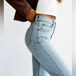High Rise 90s Relaxed Raw Hem Jean